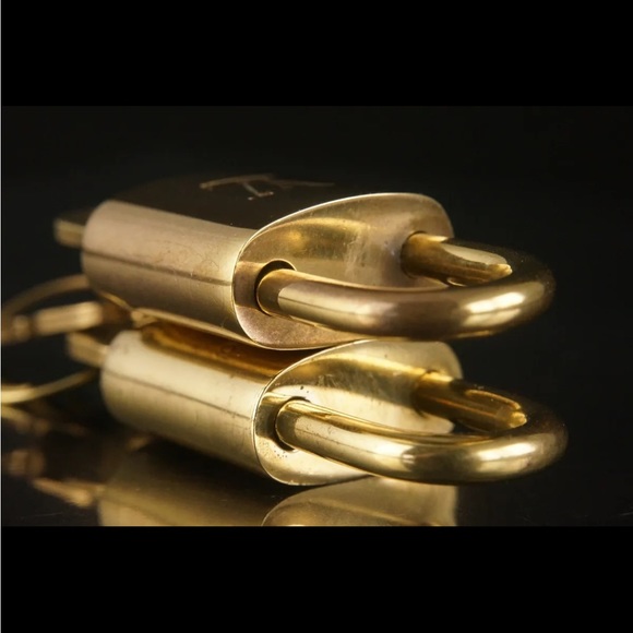 *FIRM* Authentic Louis Vuitton Lock and Key Set - Picture 7 of 13